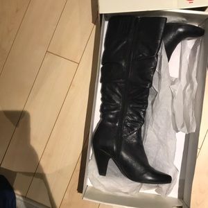 black tall boots leather pointed toe rounded